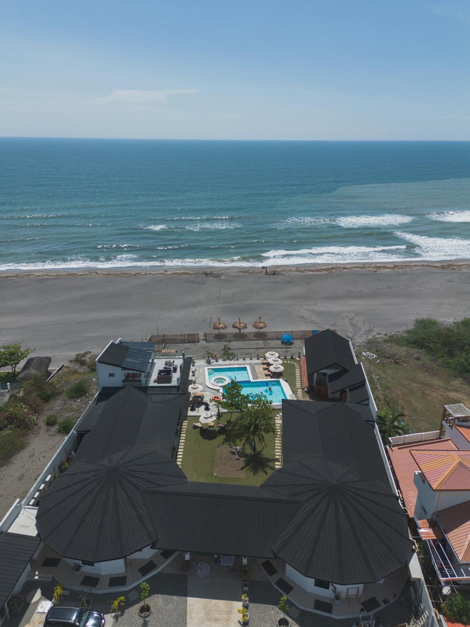 Hotel The Nordic House Bacnotan Esterno foto